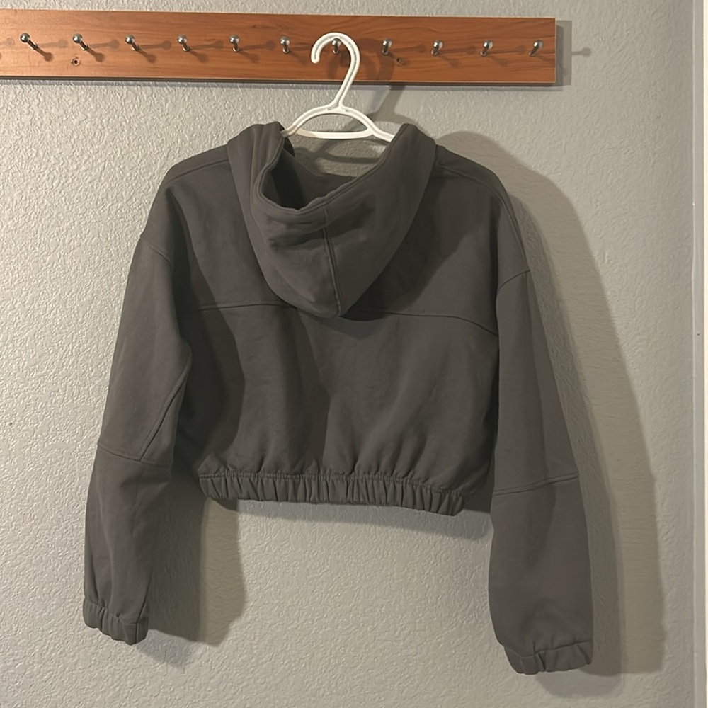 NWOT ASHLEY VINTAGE CHARM Cropped Gray Zipped Hoodie - Picture 4 of 12
